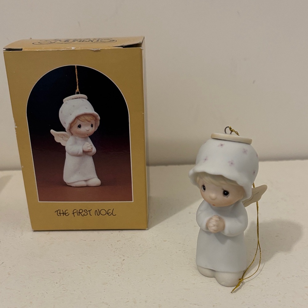Precious Moments Angel Ornament - White and Gold. The First Noel